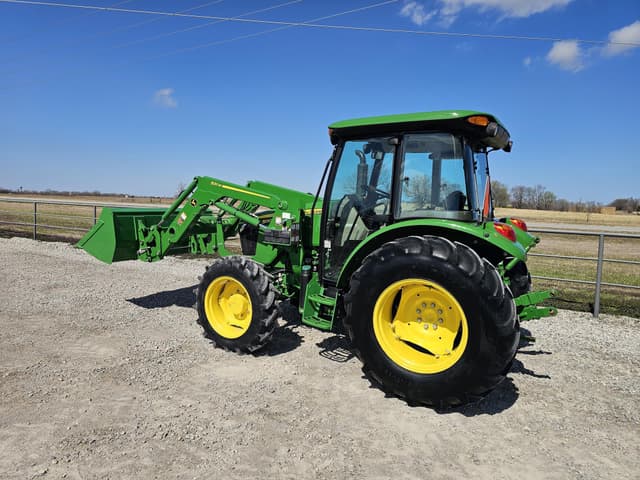 Image of John Deere 5067E equipment image 3