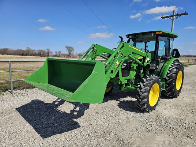 Image of John Deere 5067E equipment image 1