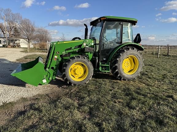 Image of John Deere 5067E equipment image 2