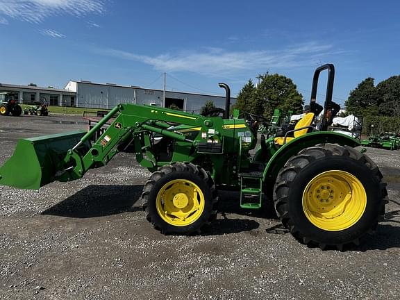 Image of John Deere 5067E equipment image 2