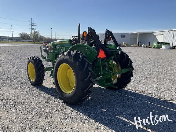 Image of John Deere 5067E equipment image 3