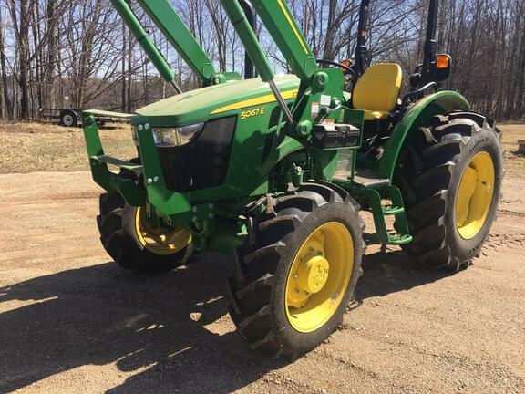 Image of John Deere 5067E equipment image 1