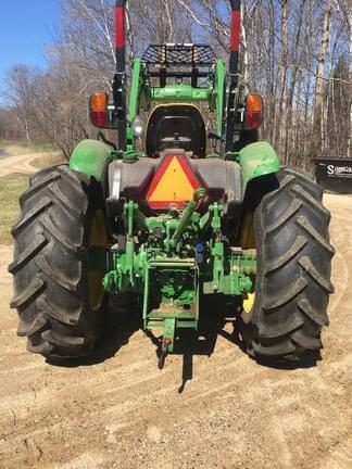 Image of John Deere 5067E equipment image 4