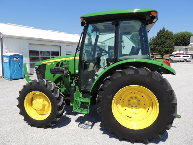 Image of John Deere 5067E equipment image 1