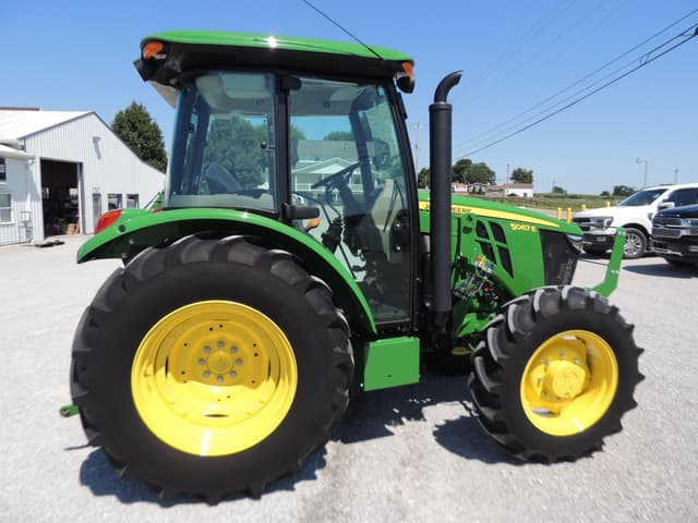 Image of John Deere 5067E equipment image 3