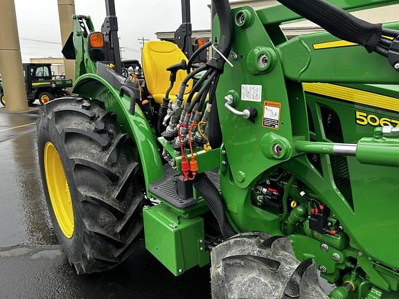 Image of John Deere 5067E equipment image 4