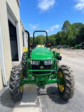 Image of John Deere 5067E equipment image 1