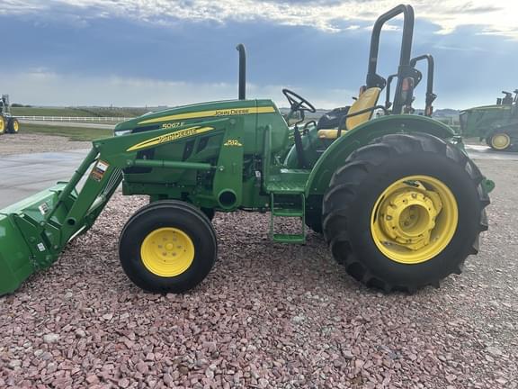 Image of John Deere 5067E equipment image 3