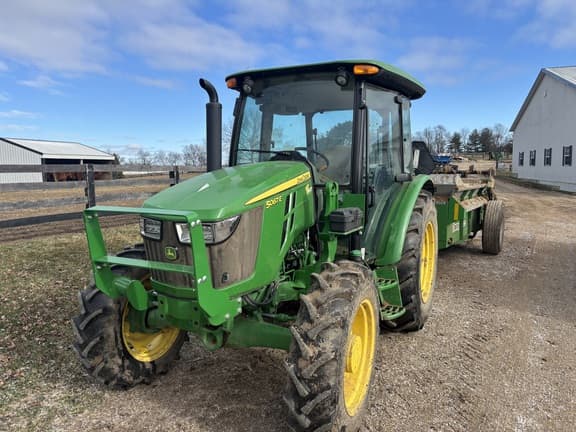 Image of John Deere 5067E equipment image 3