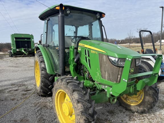 Image of John Deere 5067E equipment image 1
