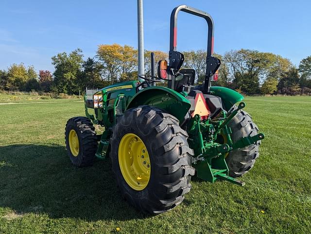 Image of John Deere 5067E equipment image 2