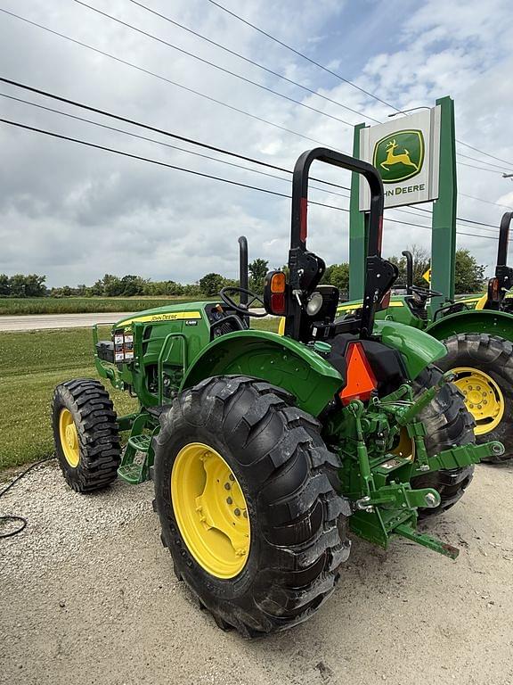 Image of John Deere 5067E equipment image 3