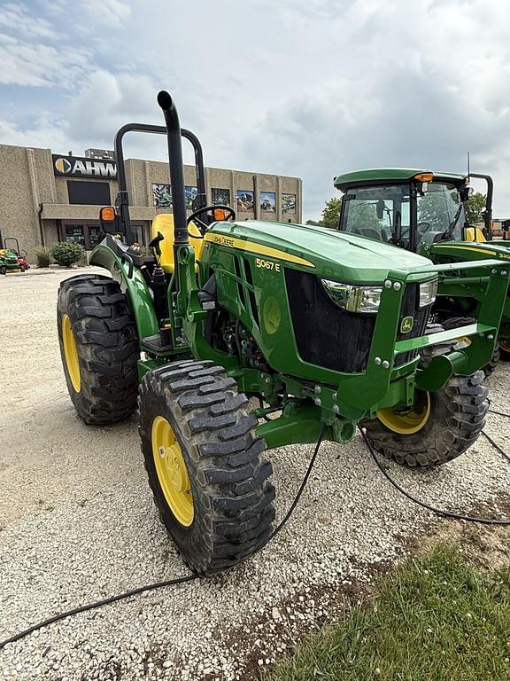 Image of John Deere 5067E equipment image 1