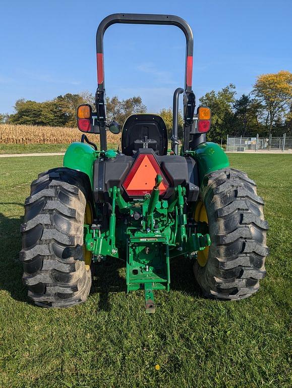 Image of John Deere 5067E equipment image 3