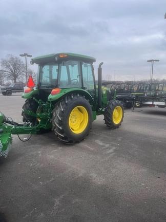 Image of John Deere 5067E equipment image 2