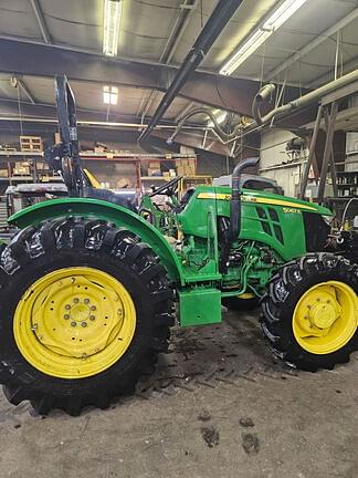 Image of John Deere 5067E equipment image 1