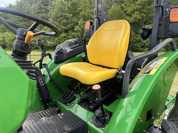 Image of John Deere 5067E equipment image 2