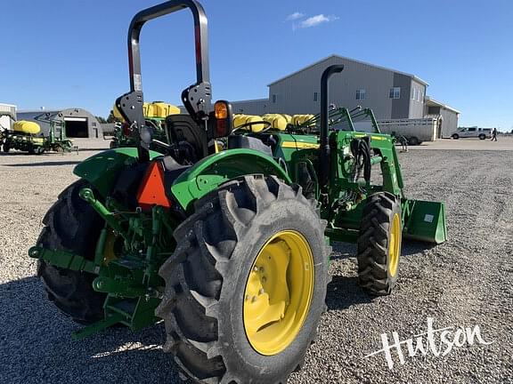 Image of John Deere 5067E equipment image 2