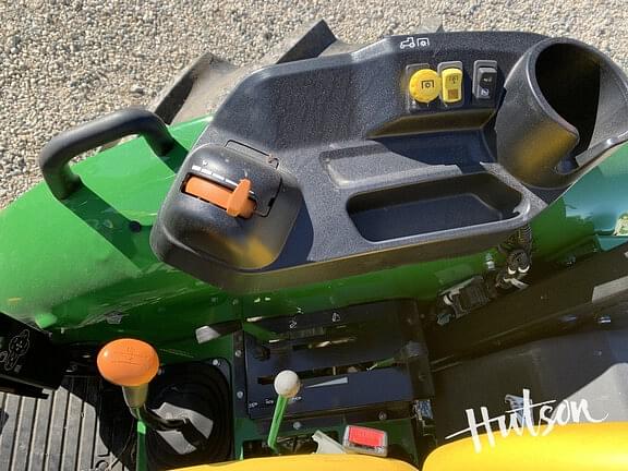 Image of John Deere 5067E equipment image 4