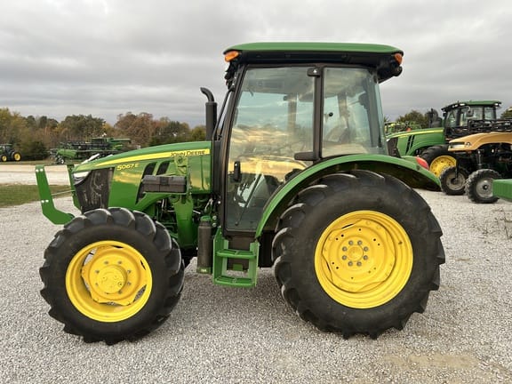 Main image John Deere 5067E