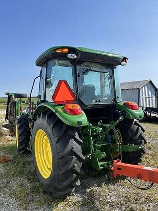 Image of John Deere 5067E equipment image 3