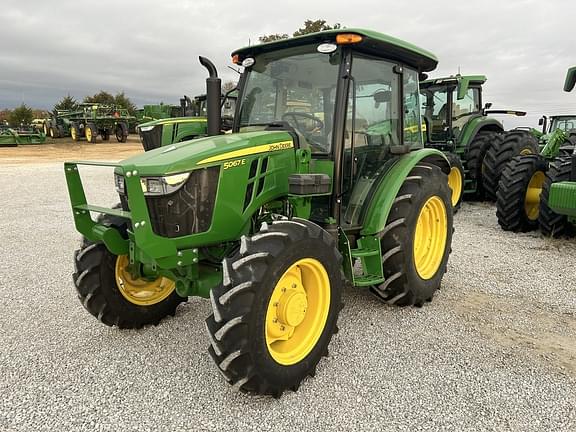 Image of John Deere 5067E equipment image 1