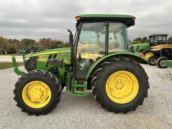 Image of John Deere 5067E Primary image