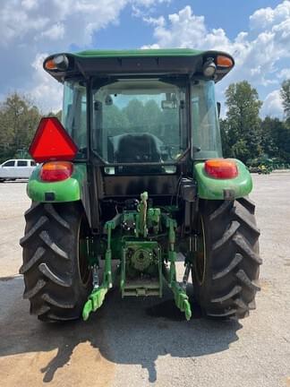 Image of John Deere 5067E equipment image 3