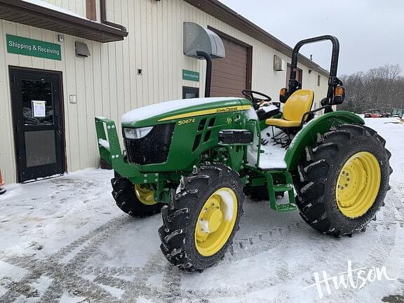 Image of John Deere 5067E equipment image 4