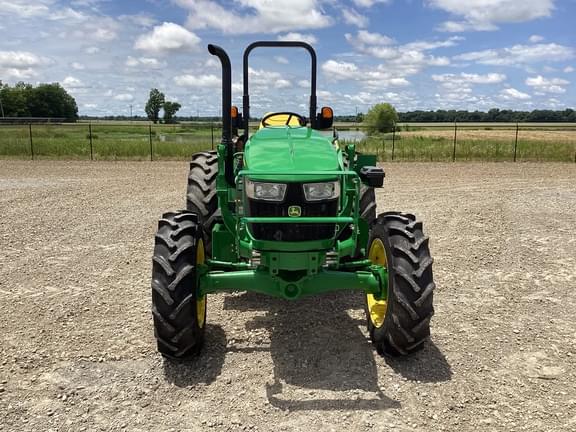 Image of John Deere 5067E equipment image 1