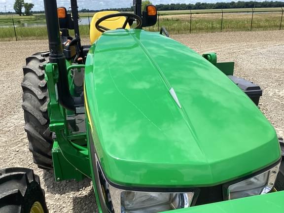 Image of John Deere 5067E equipment image 2