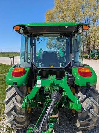 Image of John Deere 5067E equipment image 2
