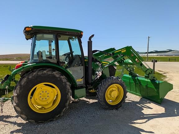 Image of John Deere 5067E equipment image 3