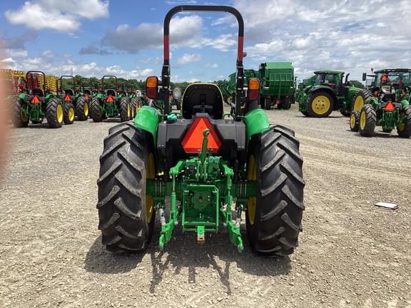 Image of John Deere 5067E equipment image 3