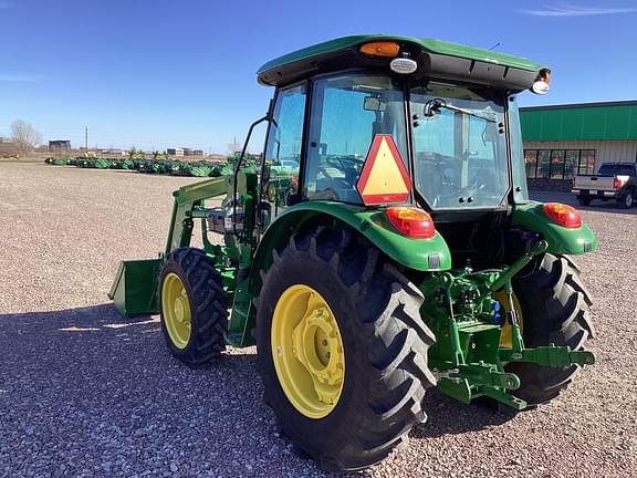 Image of John Deere 5067E equipment image 3