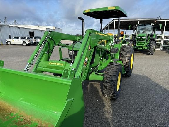 Image of John Deere 5067E equipment image 2