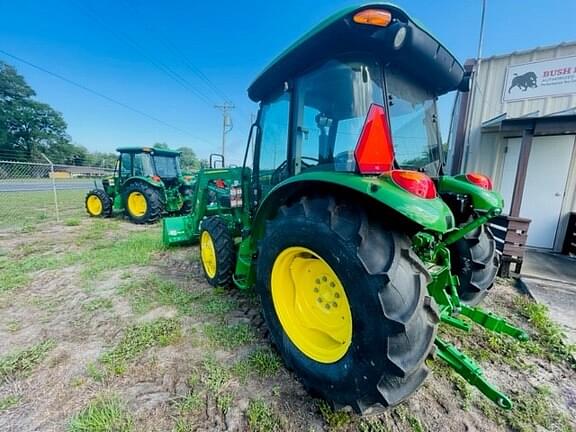 Image of John Deere 5067E equipment image 3