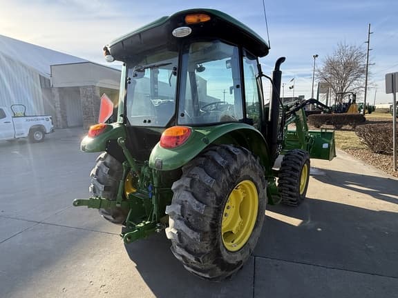 Image of John Deere 5067E equipment image 4