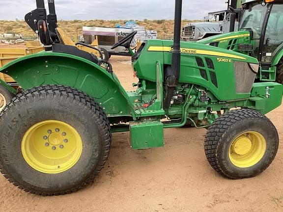 Image of John Deere 5067E equipment image 2