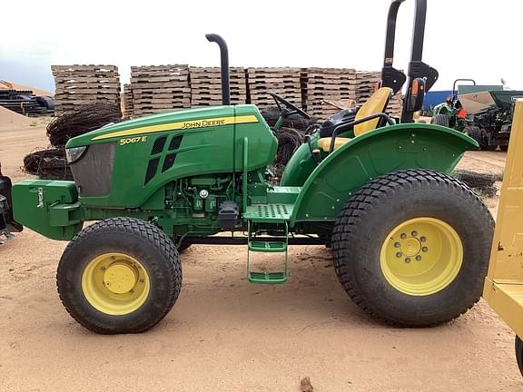 Image of John Deere 5067E Primary image