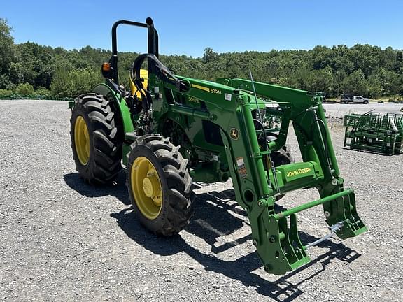 Image of John Deere 5067E equipment image 3