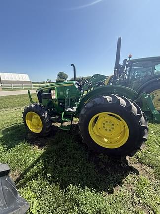 Image of John Deere 5067E equipment image 2