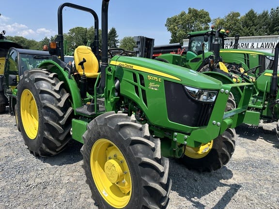 Main image John Deere 5075E