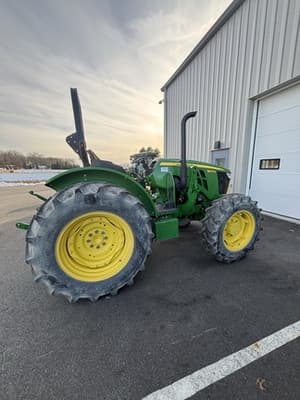 2023 John Deere 5075E Image