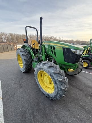 Image of John Deere 5075E equipment image 4