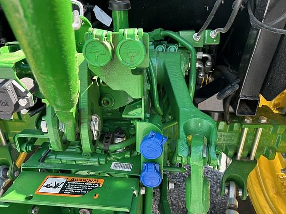 Image of John Deere 5075E equipment image 4