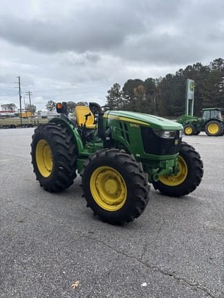 Main image John Deere 5075E