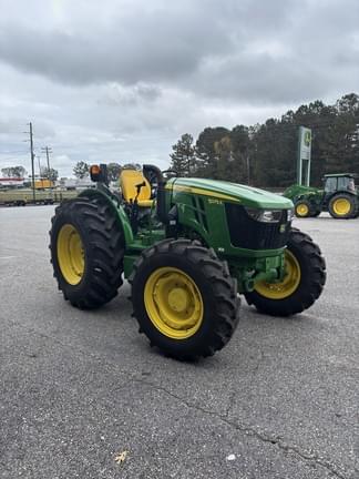 Main image John Deere 5075E