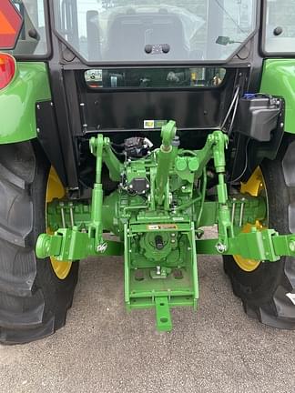 Image of John Deere 5075E equipment image 3