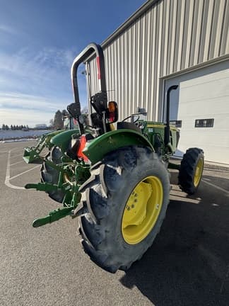 Image of John Deere 5075E equipment image 4